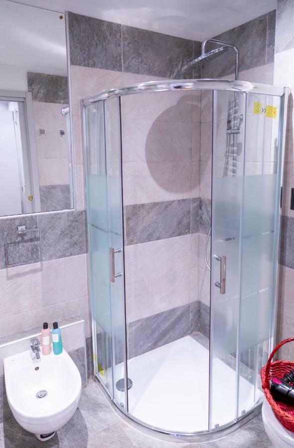 טורינו La Luna E I Falo Luxury Accomodation מראה חיצוני תמונה